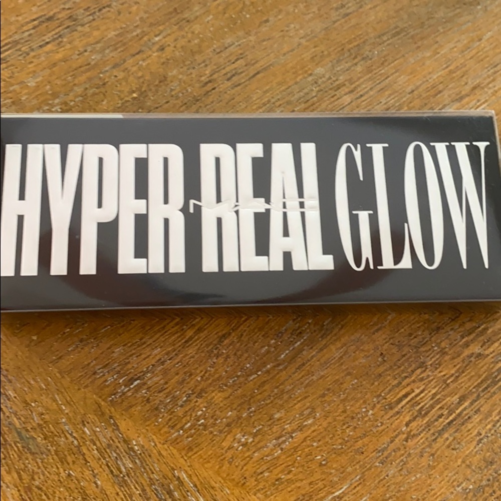 MAC hyper real glow “get lit” highlight
